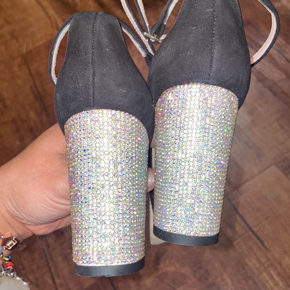 Shoes - Picture 7 of 7